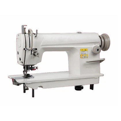 Šicí stroj s vázaným stehem s vertikálním zastřihovačem hran